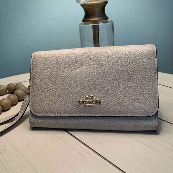 White Coach Wristlet - Picture 1 of 16